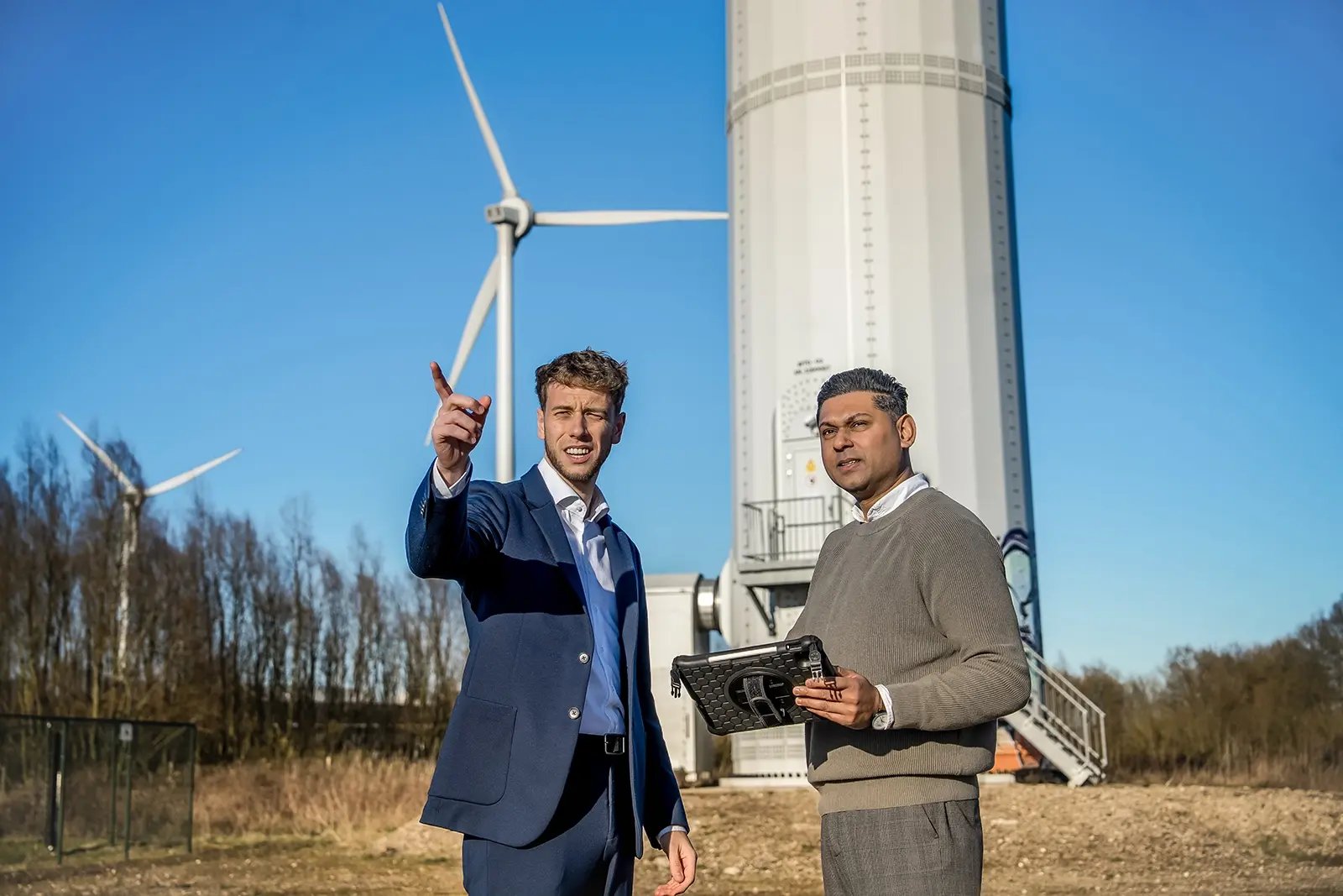 Lars Faziel wijzen windmolen