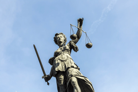 vrouw justitia