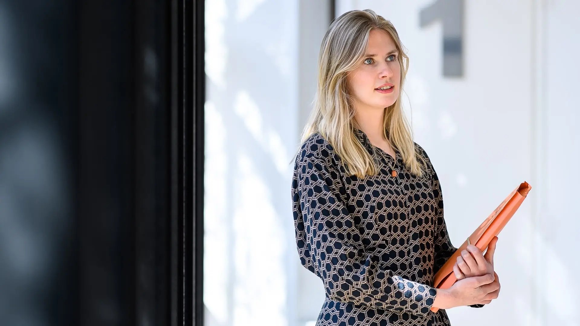 IE_Dirkzwager_vrouw_map_1